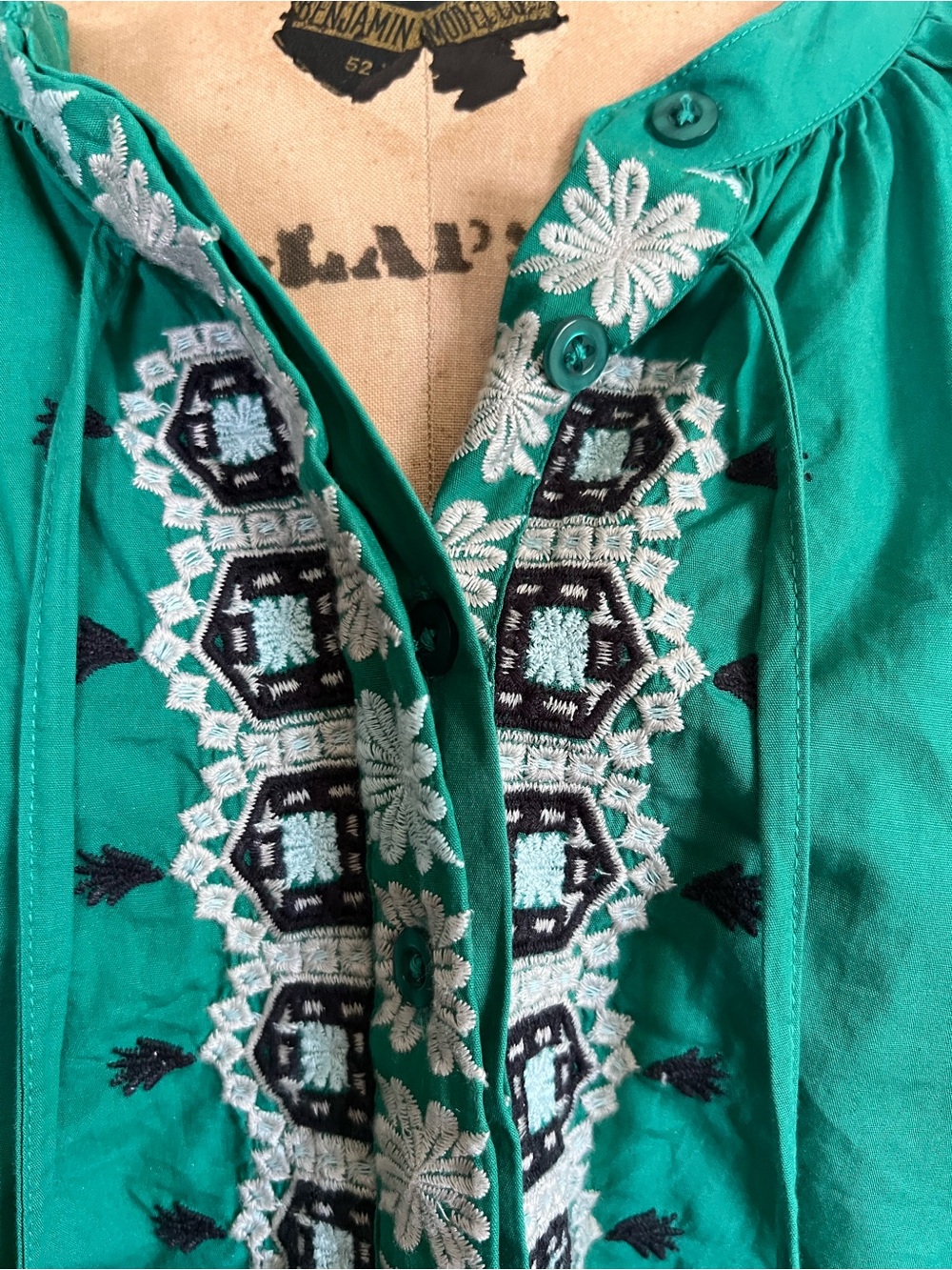 The Shirt by Rochelle Behrens Minka Embroidered Shirt S - Picture 4 of 10